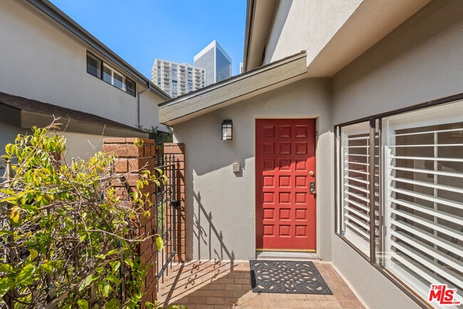 Photo - 407 S Spalding Dr Unit 5