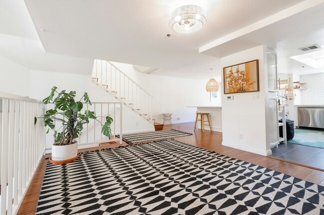 Photo - 1001 Figueroa Terrace