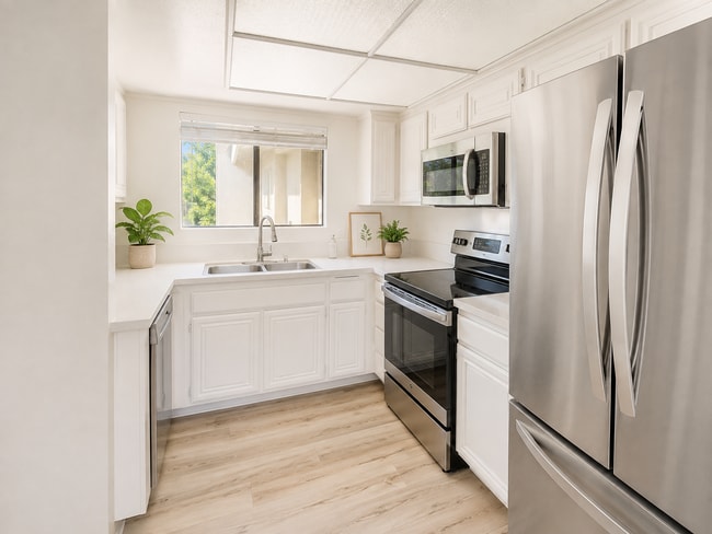 Photo - 751 Birchpark Cir Unit 204