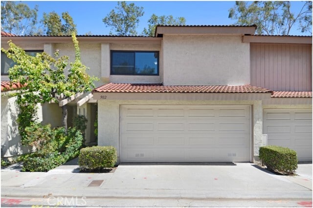 Building Photo - 902 Creekside Dr