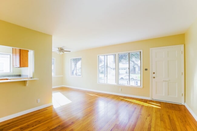 Photo - **LAKEWOOD HOME** THREE BEDROOMS-ONE BATH** $3950.00