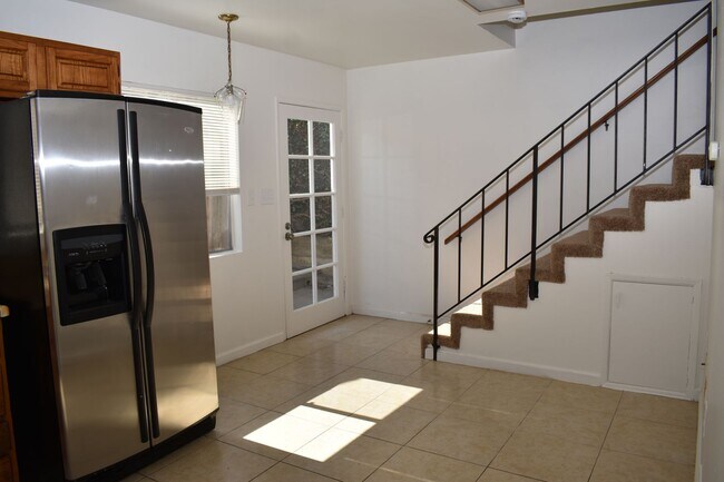 Photo - 512-516 N CITRUS AVENUE Unit 516-A