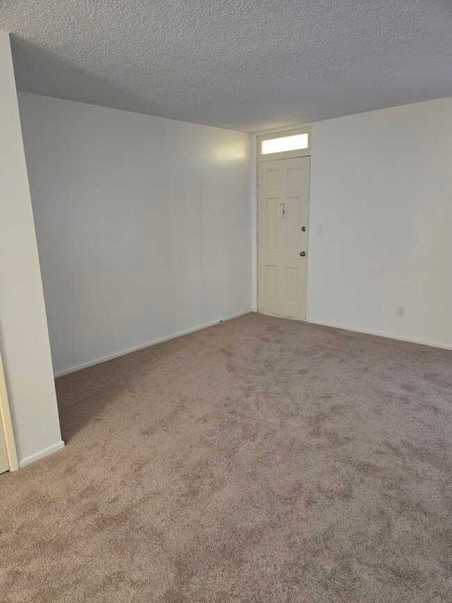 Photo - 940 W Duarte Rd