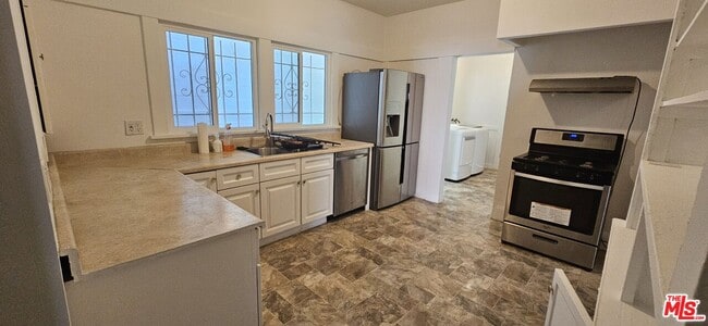 Photo - 1016 S Oxford Ave