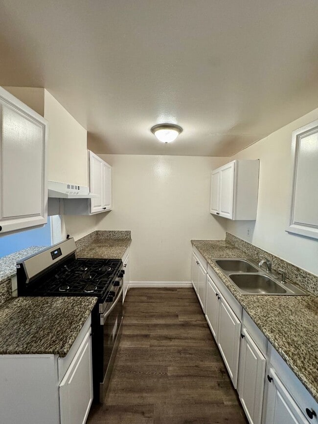 Photo - 17392 Queens Ln Unit 3