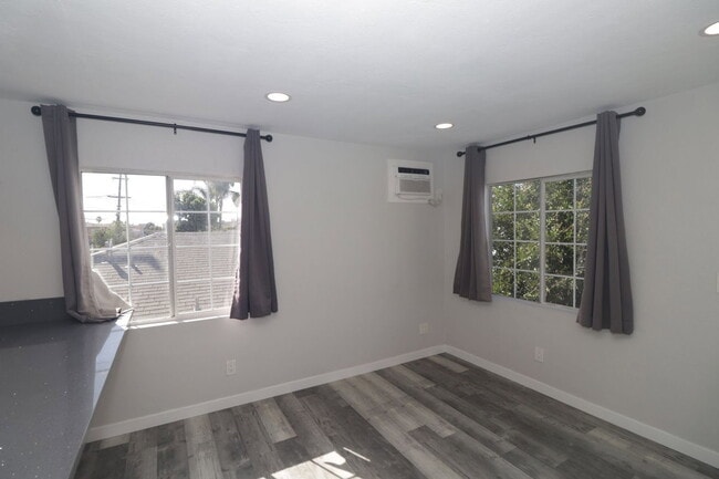 Photo - 4239 Swift Ave