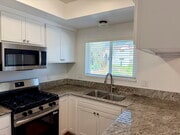 Kitchen - 247 Alestar St Unit 4