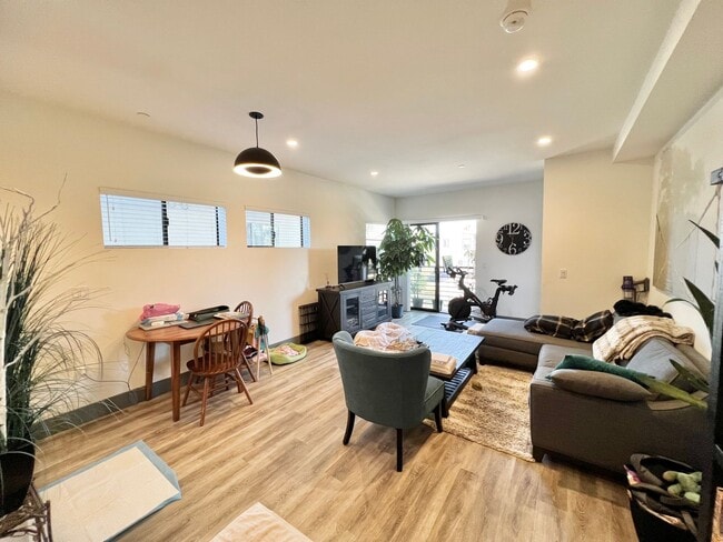 Photo - 3743 Midvale Ave Unit 202