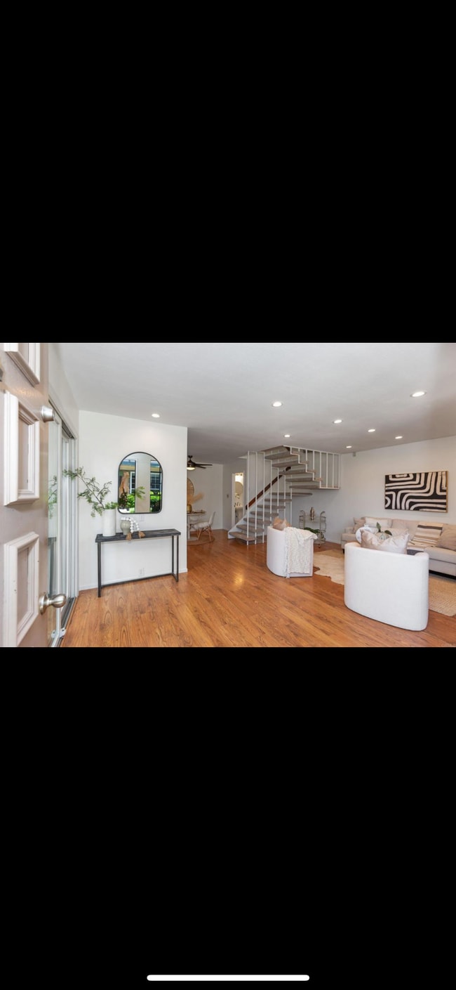 Building Photo - 9632 Caminito Tizona Unit 9632 Caminito Tizona