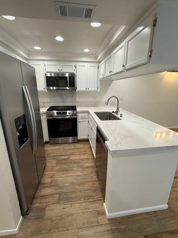 Photo - 43334 32nd St W