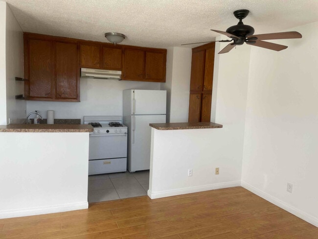 Photo - 933 6th St Unit 10