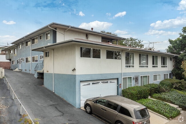 Building Photo - Park Beverly