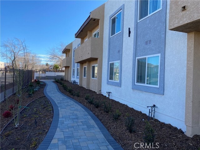 Building Photo - 454 E Ave Q3 Unit 8