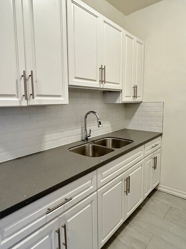 Photo - 1523 N McCadden Pl Unit 4055