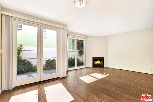 Photo - 811 21st St Unit 2