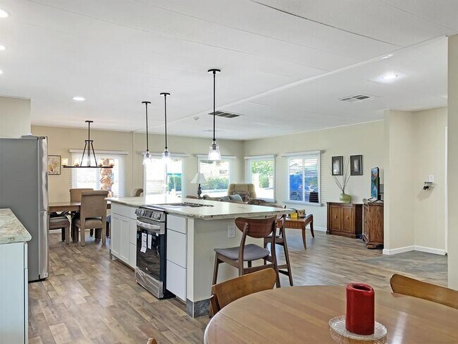 Photo - 73250 Broadmoor Dr