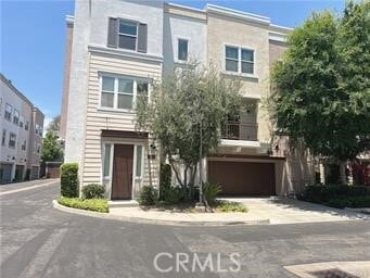 Photo - 159 E Commercial St Townhome