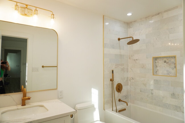 Bath - 1120 S Barrington Ave