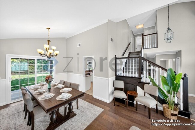 Photo - 353 S Heatherstone St