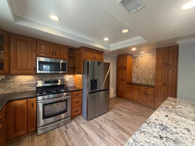 Photo - 770 Catherine Ave