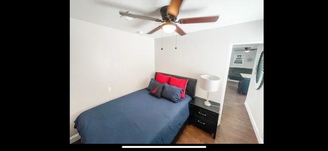 Photo - 2033 Mistral Pl Unit B