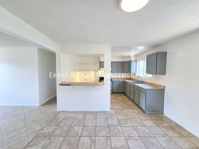 Photo - 1330 Walnut Ave Unit 04