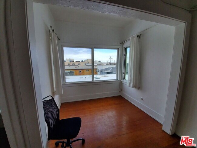 Photo - 30 Dudley Ave Unit 10