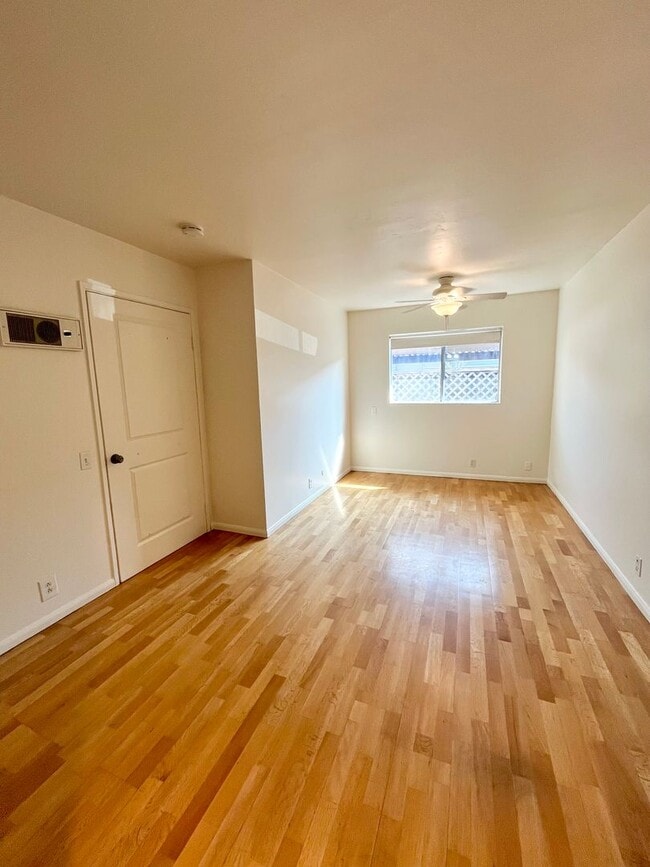 Photo - Charming 2 Bed 2 Bath Condo with Washer and Dryer!