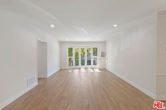 Photo - 1248 N Crescent Heights Blvd Condo Unit 3