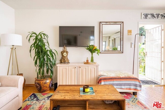 Building Photo - 1418 Stanford St Unit 7