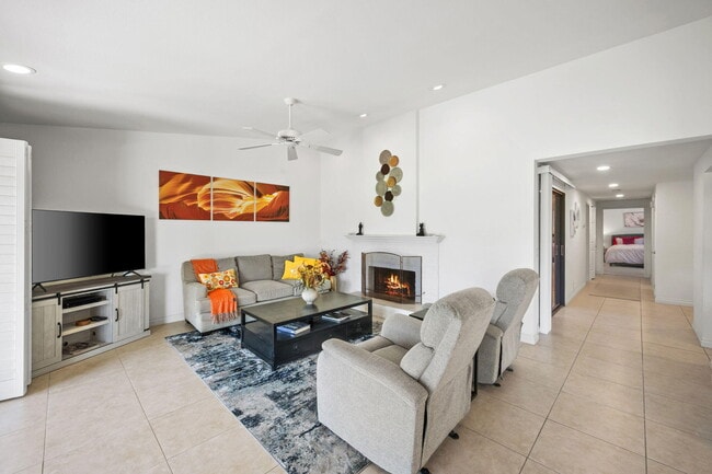 Photo - 69 Camino Arroyo N