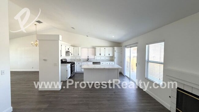 Photo - 11786 Oxford St