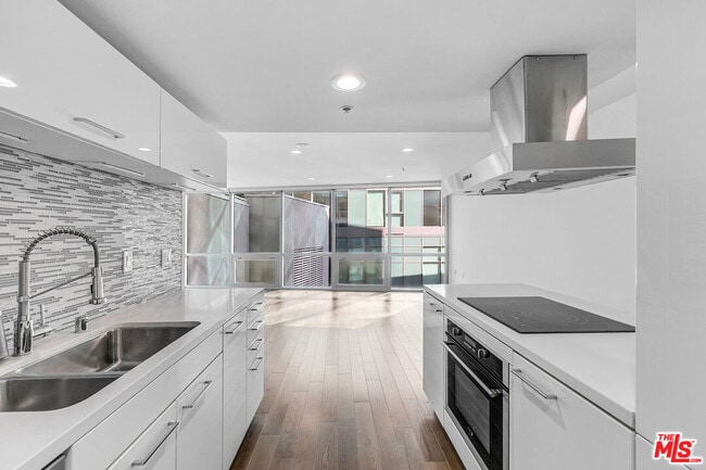 Photo - 901 Flower St Unit 401