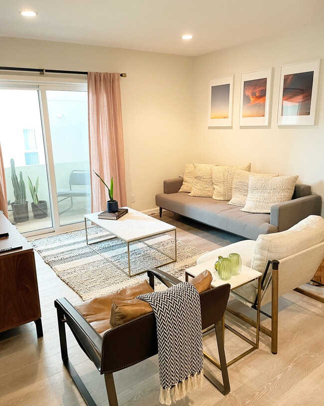 Photo - 1522 S Centinela Ave Condo Unit Furnished Santa Monica1BR