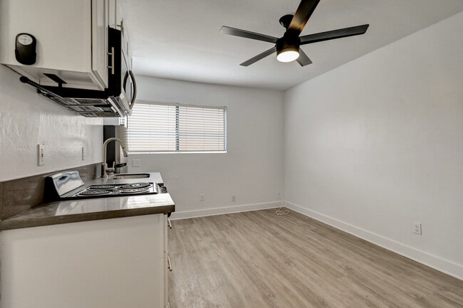 2nd & 3rd floor Kitchen - Casa Linda Apartments