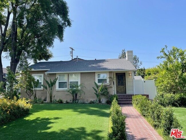 Building Photo - 13964 La Maida St Rental