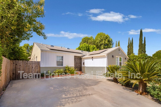 Photo - 19422 Welby Way