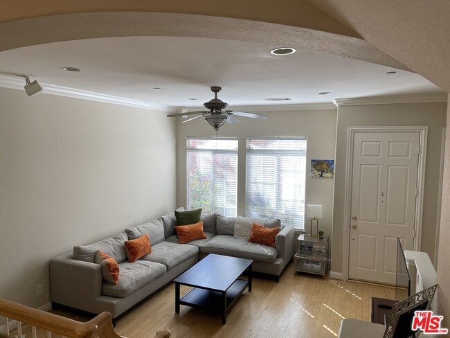 Photo - 717 E Olive Ave