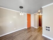 Photo - Beautiful 1B/1BA Upgraded Condo In La Joll... Unit 182