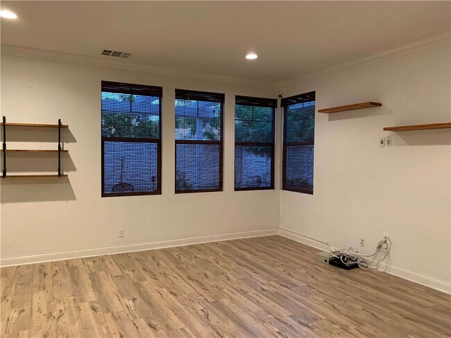 Photo - 166 Willowbend