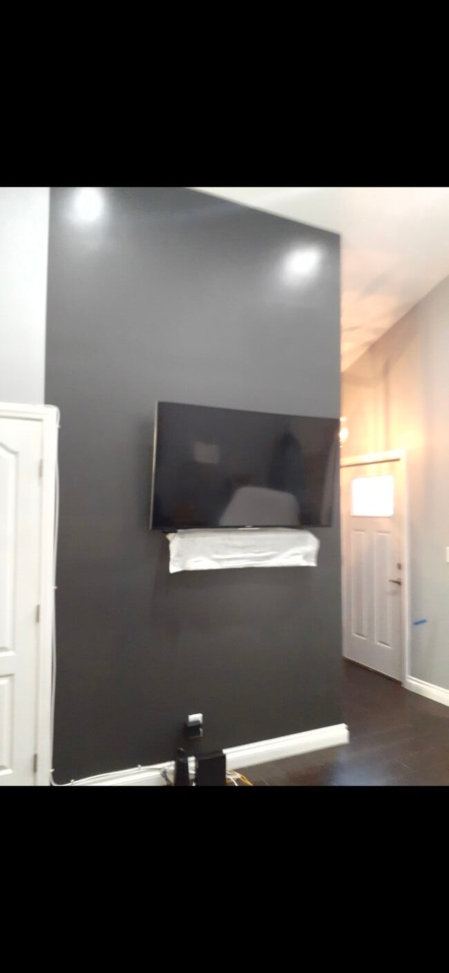 Entertainment TV wall - 3437 Caspian Dr Unit Anne