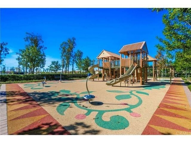 Photo - 74 Rose Arch