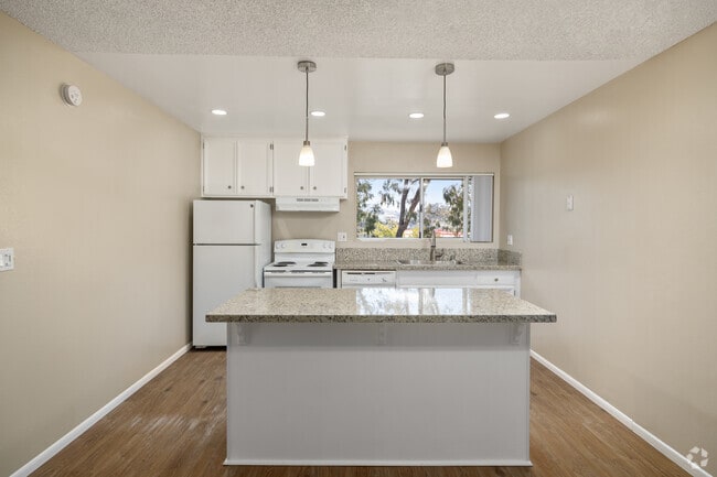2BR, 2BA - 900SF - Kitchen - The Fletcher