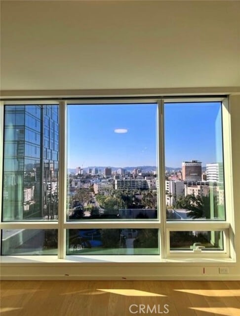 Building Photo - 877 Francisco St Unit 1518