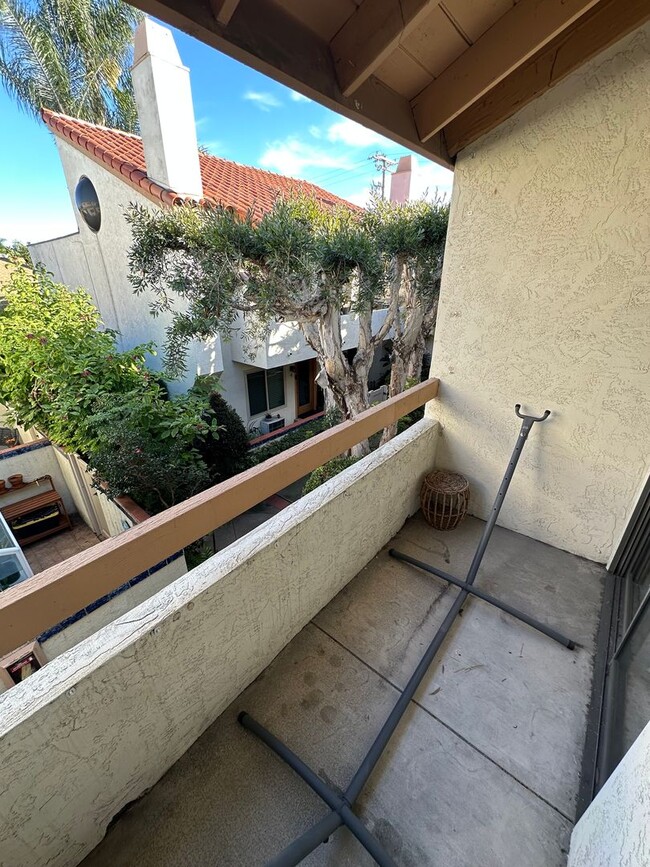 Photo - 1221 Essex St