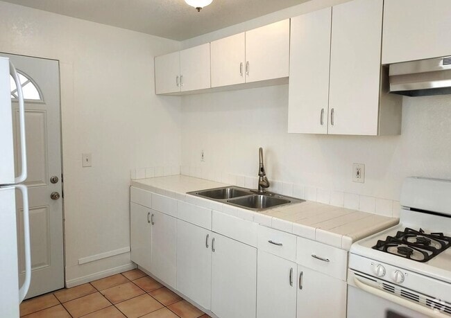 Building Photo - 1BD 1BA Point Loma Apartment - Hardwood Fl... Unit 3218  B