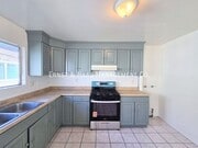 Photo - 1330 Walnut Ave Unit 04