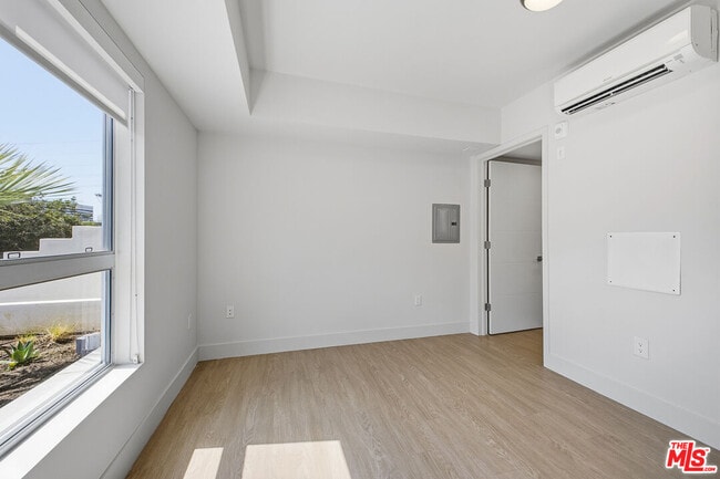 Photo - 11837 Mayfield Ave Unit 106