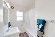 2BR, 1BA - 800SF - Serrano Apartments