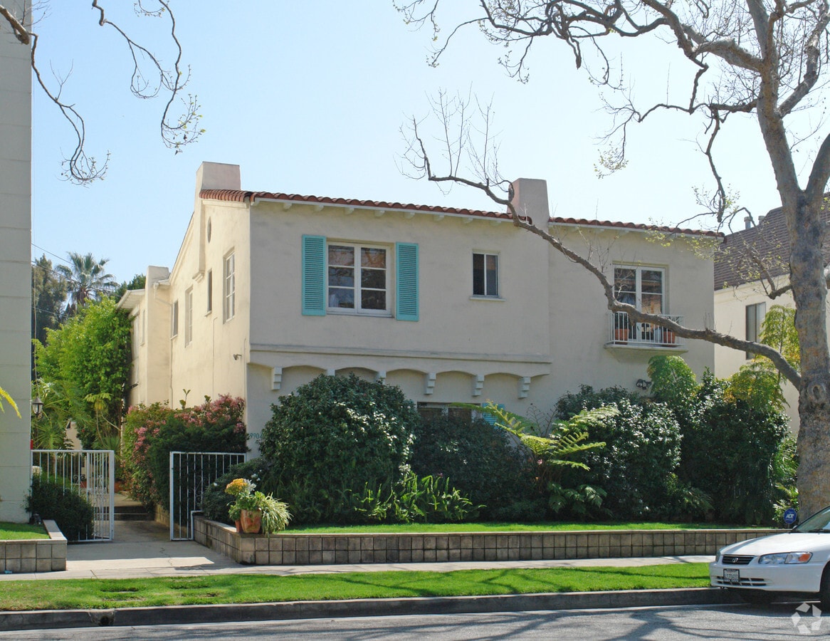 Photo - 9904 Robbins Dr